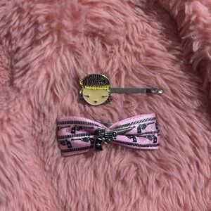 Hadajuku lovers Bobby pin and gun hair clip hot topic hair accessories